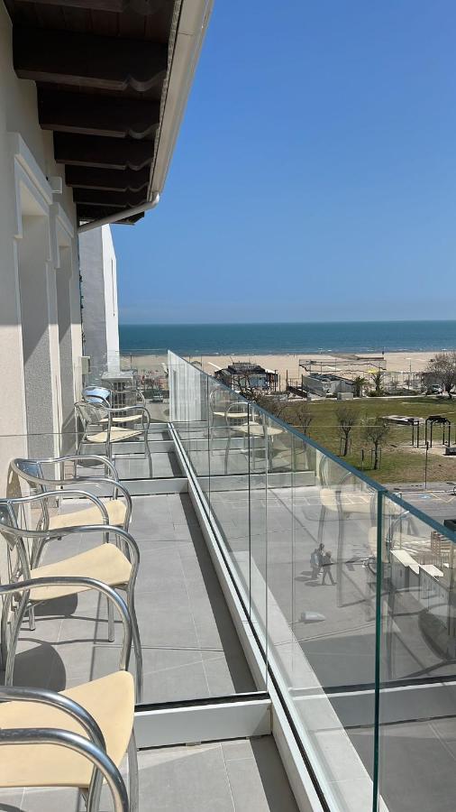 Hotel Vienna Rivazzurra Rimini Exterior photo