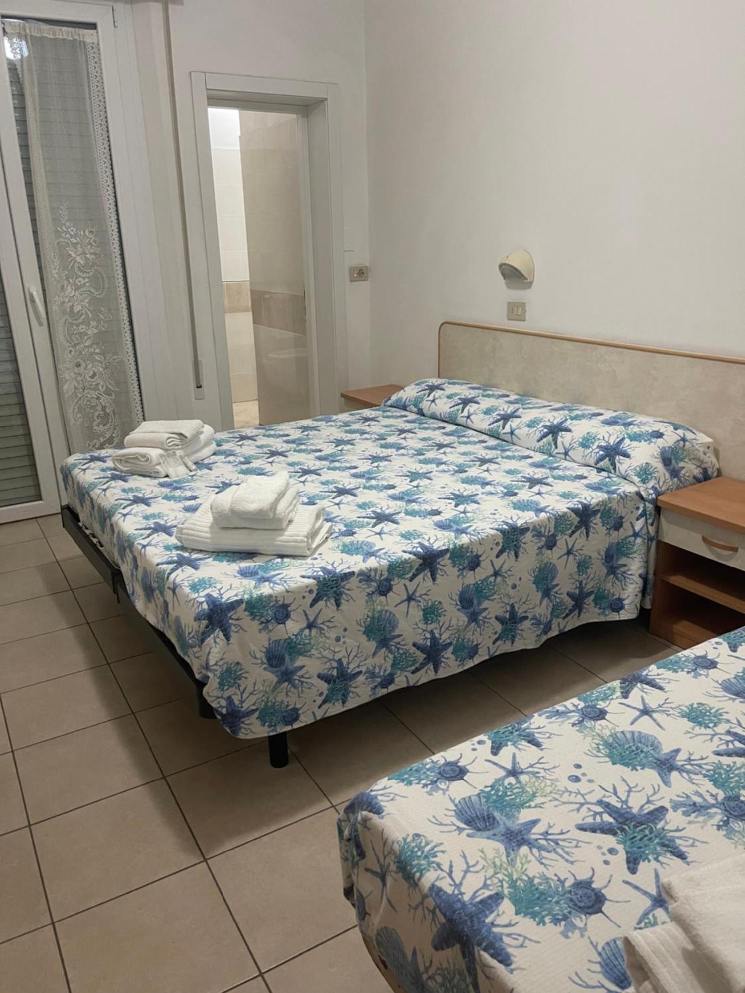 Hotel Vienna Rivazzurra Rimini Exterior photo